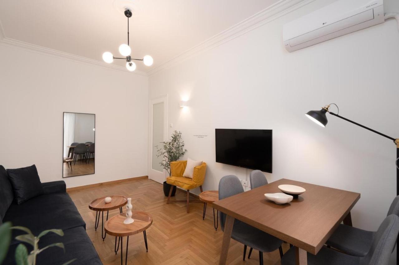Vibrant Urban Getaway: Charming 2-Bedroom Near Bars, Parks, And Metro Athen Exterior foto