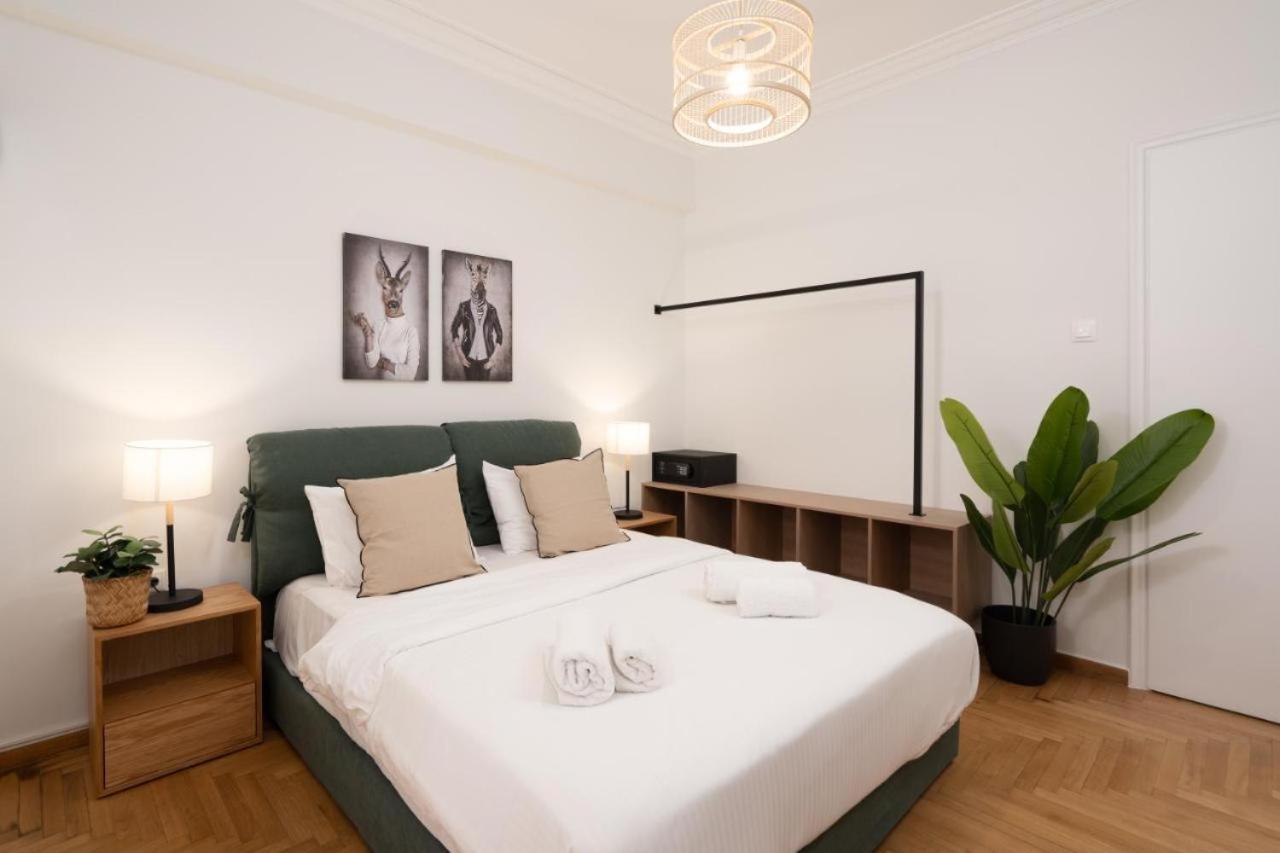 Vibrant Urban Getaway: Charming 2-Bedroom Near Bars, Parks, And Metro Athen Exterior foto